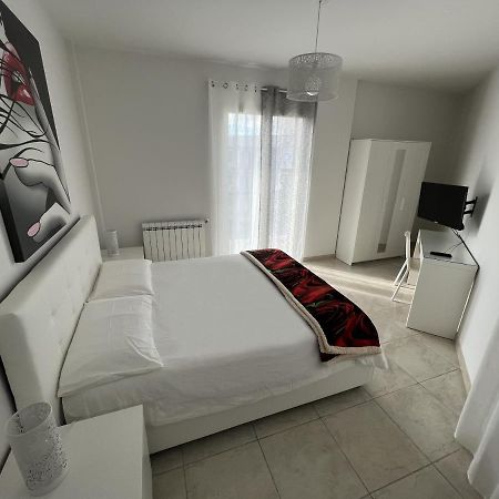 Casa Vacanze Le Tre Scimmiette パテルノー エクステリア 写真